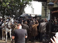 В Саратове снимают массовку для сериала Столыпин: на Вольской заметили людей в костюмах начала XX века