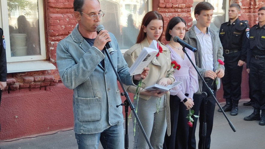 Друг, патриот, профессионал: в Саратове почтили память актера Сергея Пускепалиса