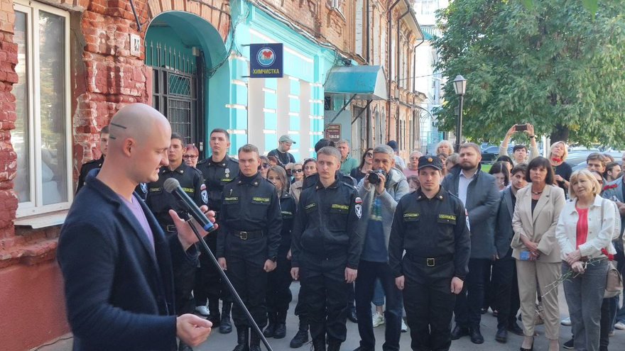 Друг, патриот, профессионал: в Саратове почтили память актера Сергея Пускепалиса