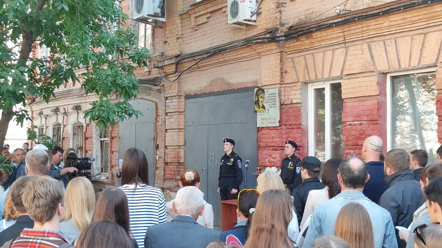 Друг, патриот, профессионал: в Саратове почтили память актера Сергея Пускепалиса