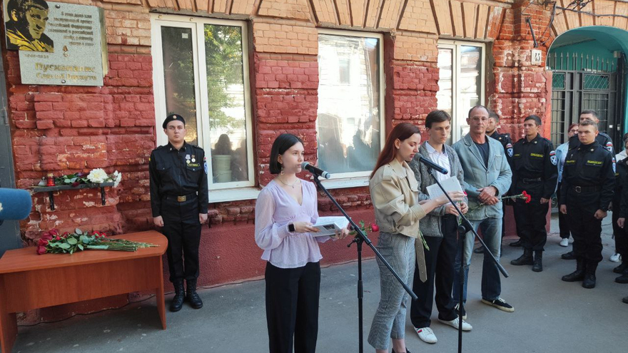 Друг, патриот, профессионал: в Саратове почтили память актера Сергея Пускепалиса
