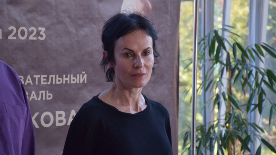Таганка привезла в Саратов комедию Вишневый сад