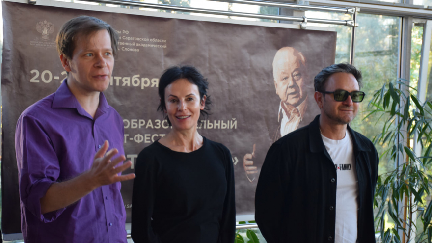 Таганка привезла в Саратов комедию Вишневый сад