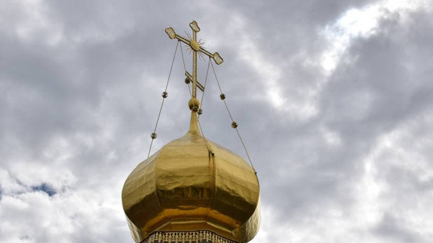 В Саратове мужчина ограбил храм: его добычей стали кресты, кропило и Евангелие
