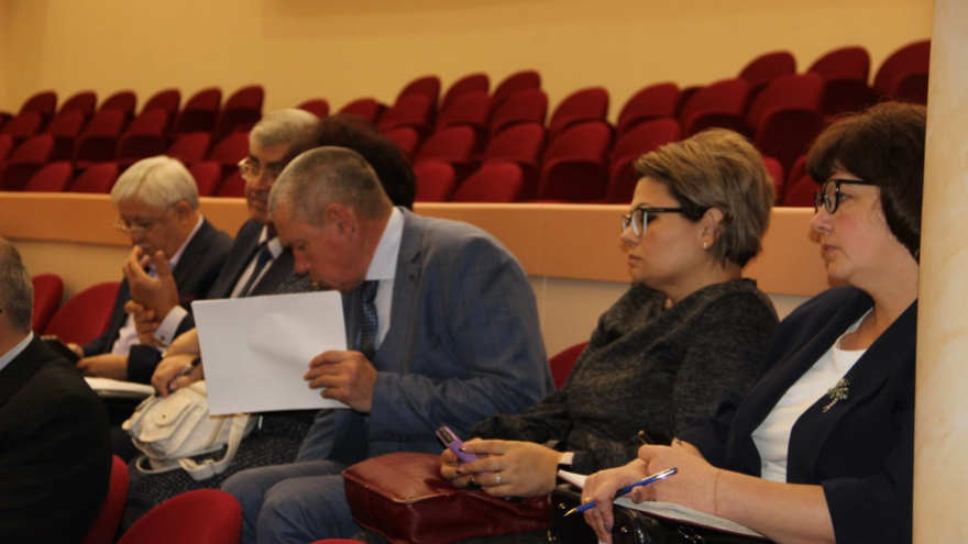 В Саратовской области не хватает миллиарда на повышение зарплаты медикам