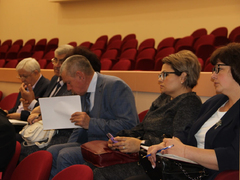 В Саратовской области не хватает миллиарда на повышение зарплаты медикам