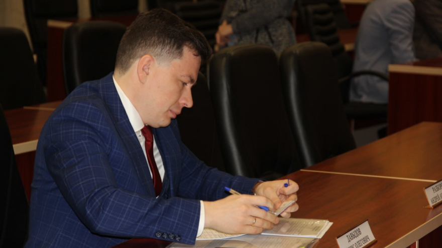 Среднюю зарплату жителей Саратовской области оценили в 48 тысяч