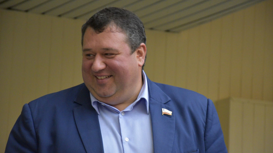 Уборка классов, благоустройство дворов, ремонт книг: названы направления трудового воспитания в саратовских школах