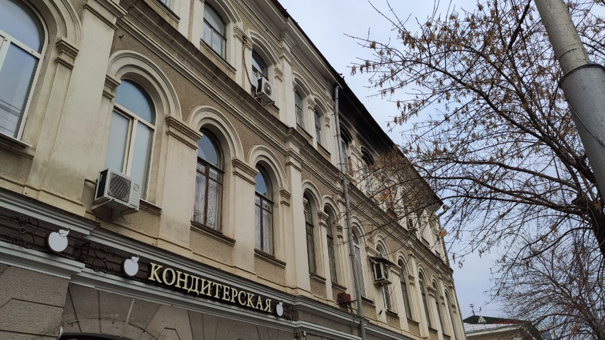 Мужчина пострадал на пожаре в федеральном памятнике в центре Саратова