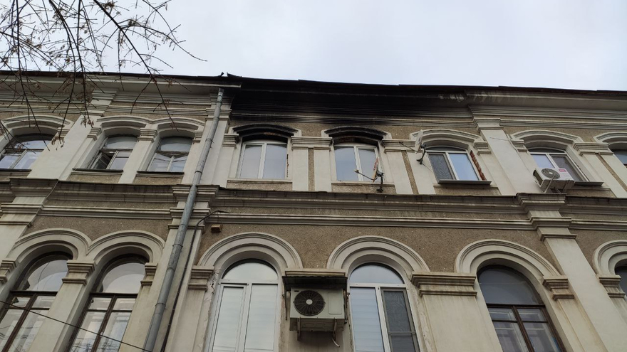 Мужчина пострадал на пожаре в федеральном памятнике в центре Саратова