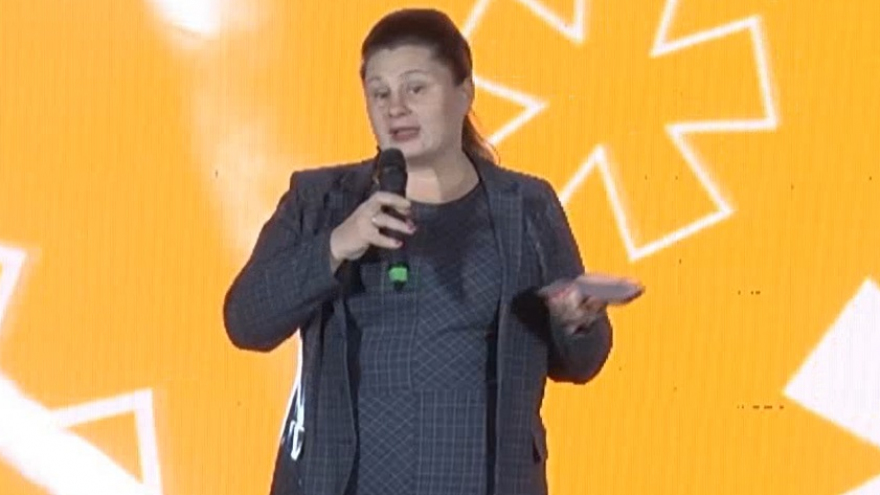 Ректор СГЮА Екатерина Ильгова прочитала свой стих на конкурсе Ученик года