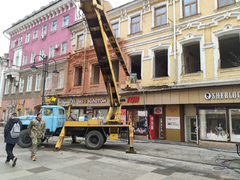 Реставрация Европы в Саратове: чиновники хотят оставить здание в открытом кирпиче