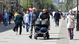 В Саратовской области 297 жителей отметили знаком губернатора за воспитание детей