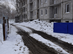 За 4 дня до сдачи в доме для переселенцев в Саратове не хватает еще 4 этажей