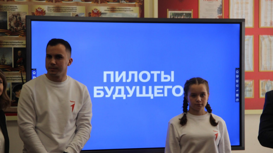 Министр образования намерен научить саратовских школьников управлять дронами, как компьютерами