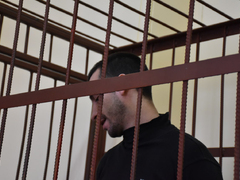 В Саратове предполагаемому организатору проституции продлили арест до 9 мая