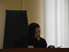 В Саратове предполагаемому организатору проституции продлили арест до 9 мая