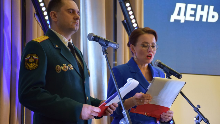 День защитника Отечества: в саратовском правительстве вручили медали За содействие СВО