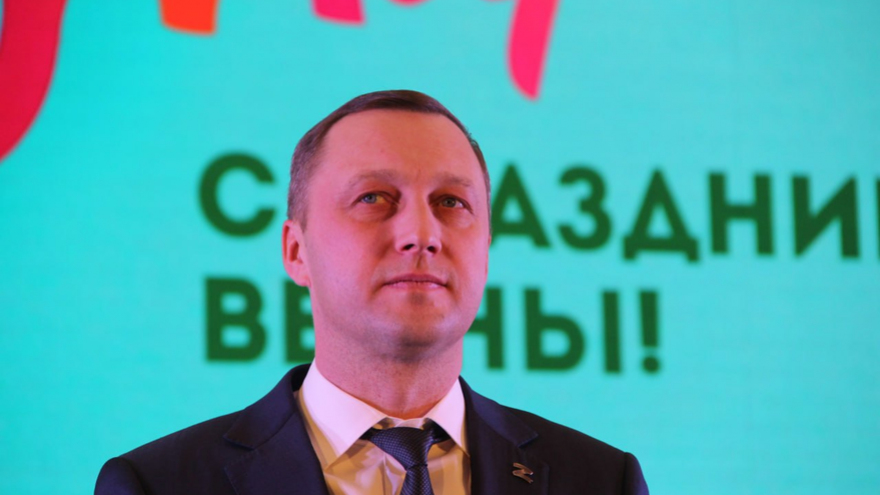 В Саратове женщинам торжественно вручили награды от Президента