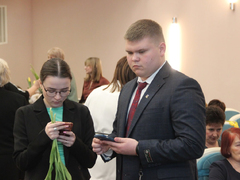 В Саратове женщинам торжественно вручили награды от Президента