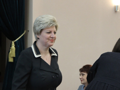 В Саратове женщинам торжественно вручили награды от Президента