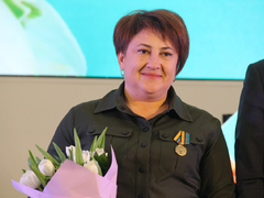 В Саратове женщинам торжественно вручили награды от Президента