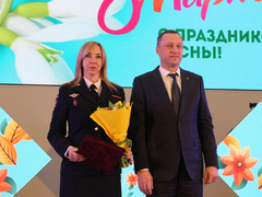 В Саратове женщинам торжественно вручили награды от Президента