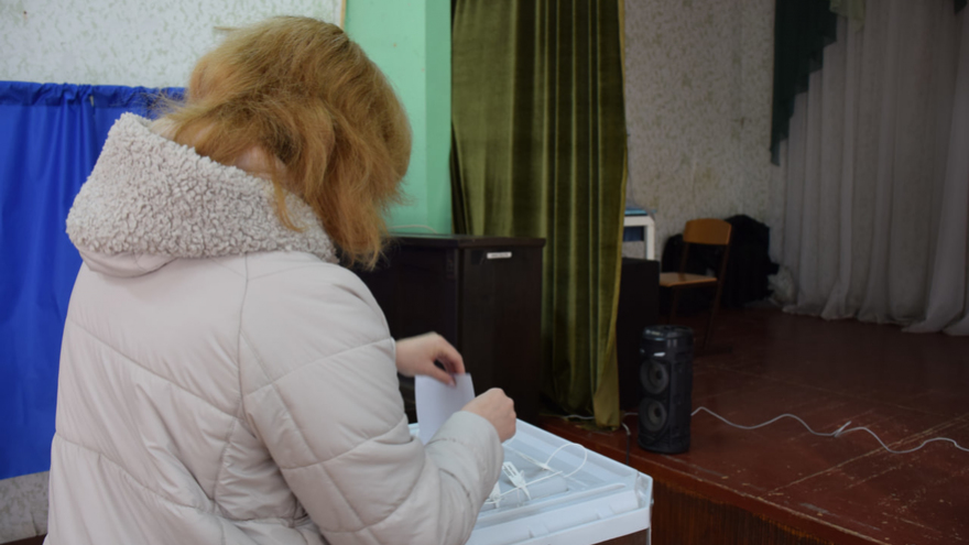 Выборы. В Саратовской области избирателям дарили брелоки и шоколадки