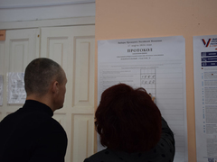 Выборы. В Саратовской области избирателям дарили брелоки и шоколадки