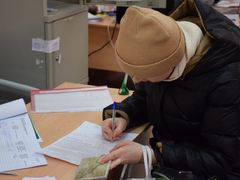 Выборы. В Саратовской области избирателям дарили брелоки и шоколадки