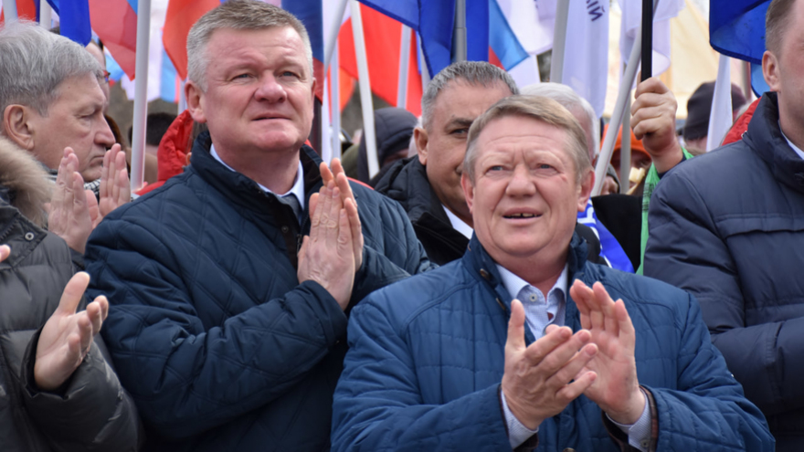 Тысячи людей пришли на крымский митинг в центре Саратова