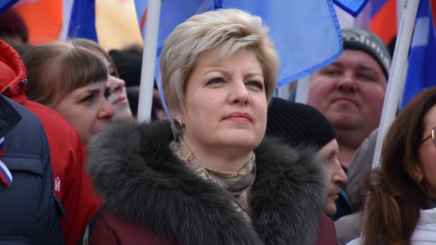 Тысячи людей пришли на крымский митинг в центре Саратова