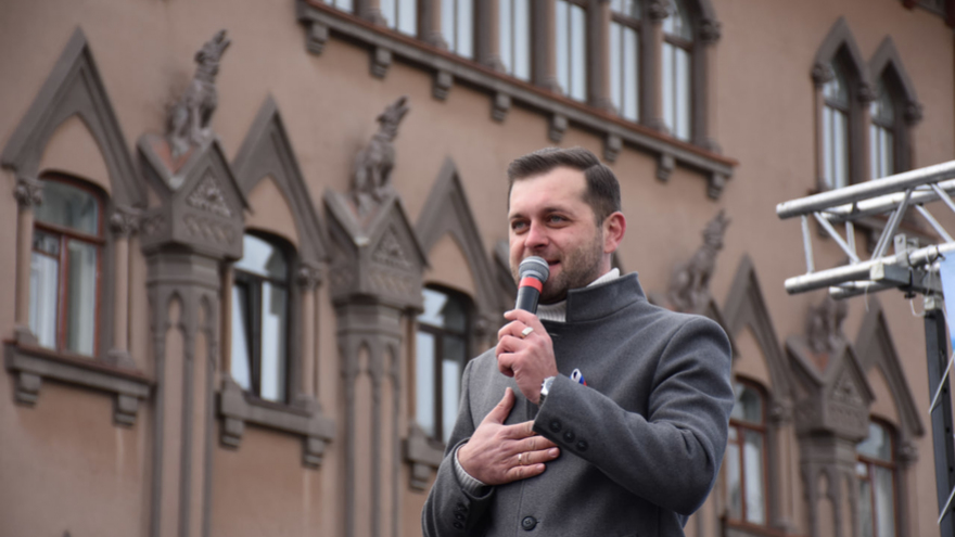 Тысячи людей пришли на крымский митинг в центре Саратова