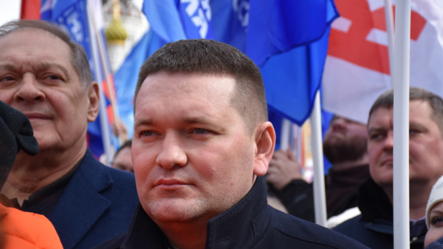 Тысячи людей пришли на крымский митинг в центре Саратова