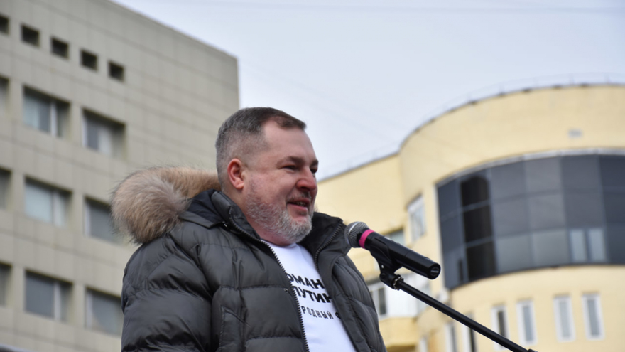 Тысячи людей пришли на крымский митинг в центре Саратова