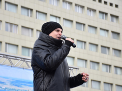 Тысячи людей пришли на крымский митинг в центре Саратова