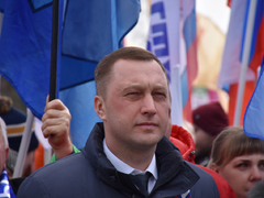 Тысячи людей пришли на крымский митинг в центре Саратова