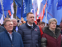 Тысячи людей пришли на крымский митинг в центре Саратова