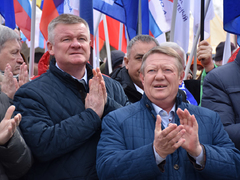 Тысячи людей пришли на крымский митинг в центре Саратова