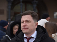 Тысячи людей пришли на крымский митинг в центре Саратова