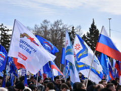 Тысячи людей пришли на крымский митинг в центре Саратова