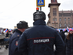 Тысячи людей пришли на крымский митинг в центре Саратова