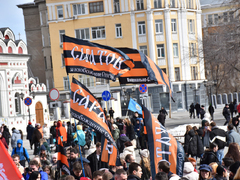 Тысячи людей пришли на крымский митинг в центре Саратова