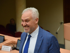 Саратовские депутаты обяжут себя чаще встречаться с населением, но ответственности за прогулы не будет