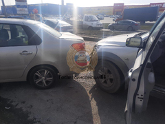 На окраине Саратова женщина-водитель пострадала в ДТП с кроссовером
