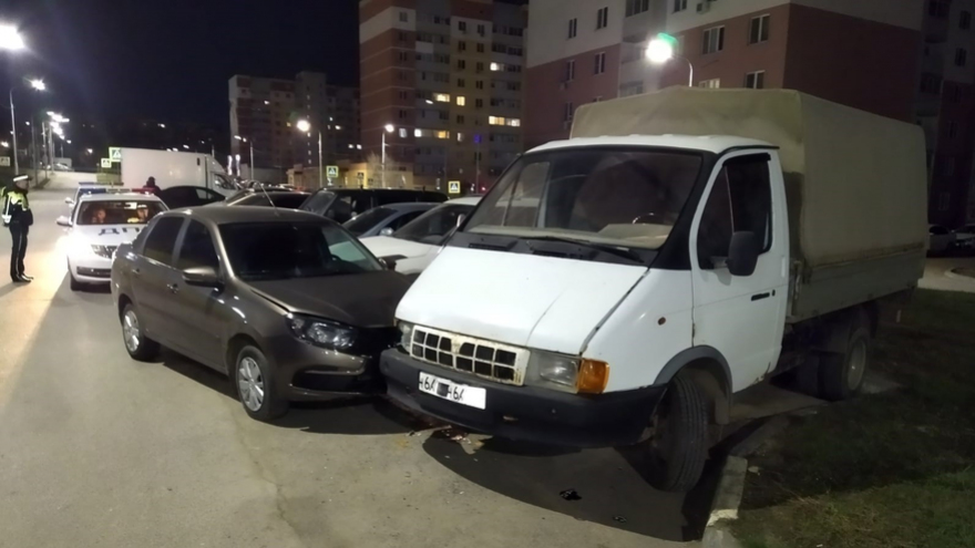 В Солнечном-2 водитель разбил три машины и наехал на пешехода