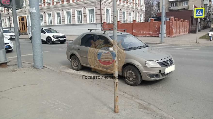 В Саратове около СГУ сбили женщину