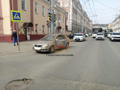 В Саратове около СГУ сбили женщину
