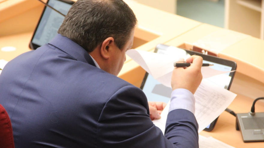 Саратовским депутатам потребовалась пауза, чтобы осознать бюджетные поправки на 5 миллиардов