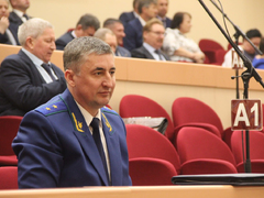 Минимальный уровень безработицы, хороший рост зарплат, крупные инвестпроекты: губернатор отчитывается перед облдумой